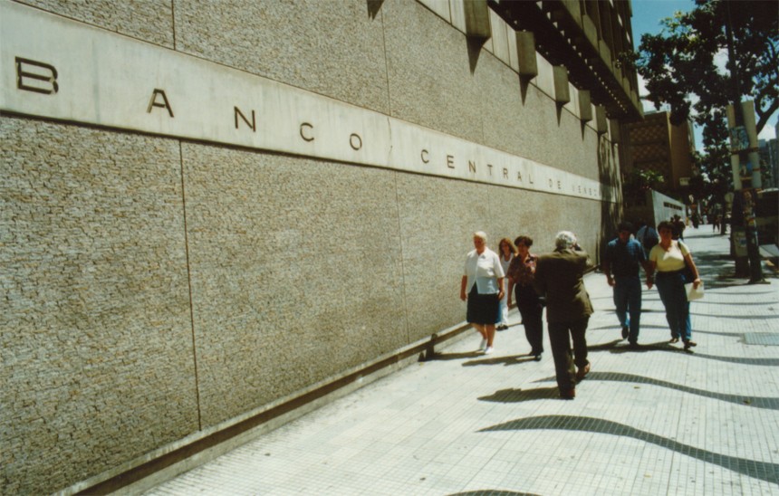 Banco Central de Venezuela adjudicó 1.000 millones en subasta 176