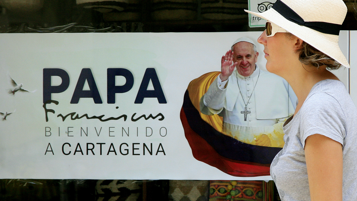 Dateando, DETALLES PREVIOS A LA VISITA PAPAL