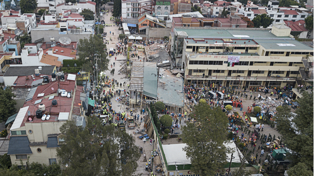 Escuela destruida en México
