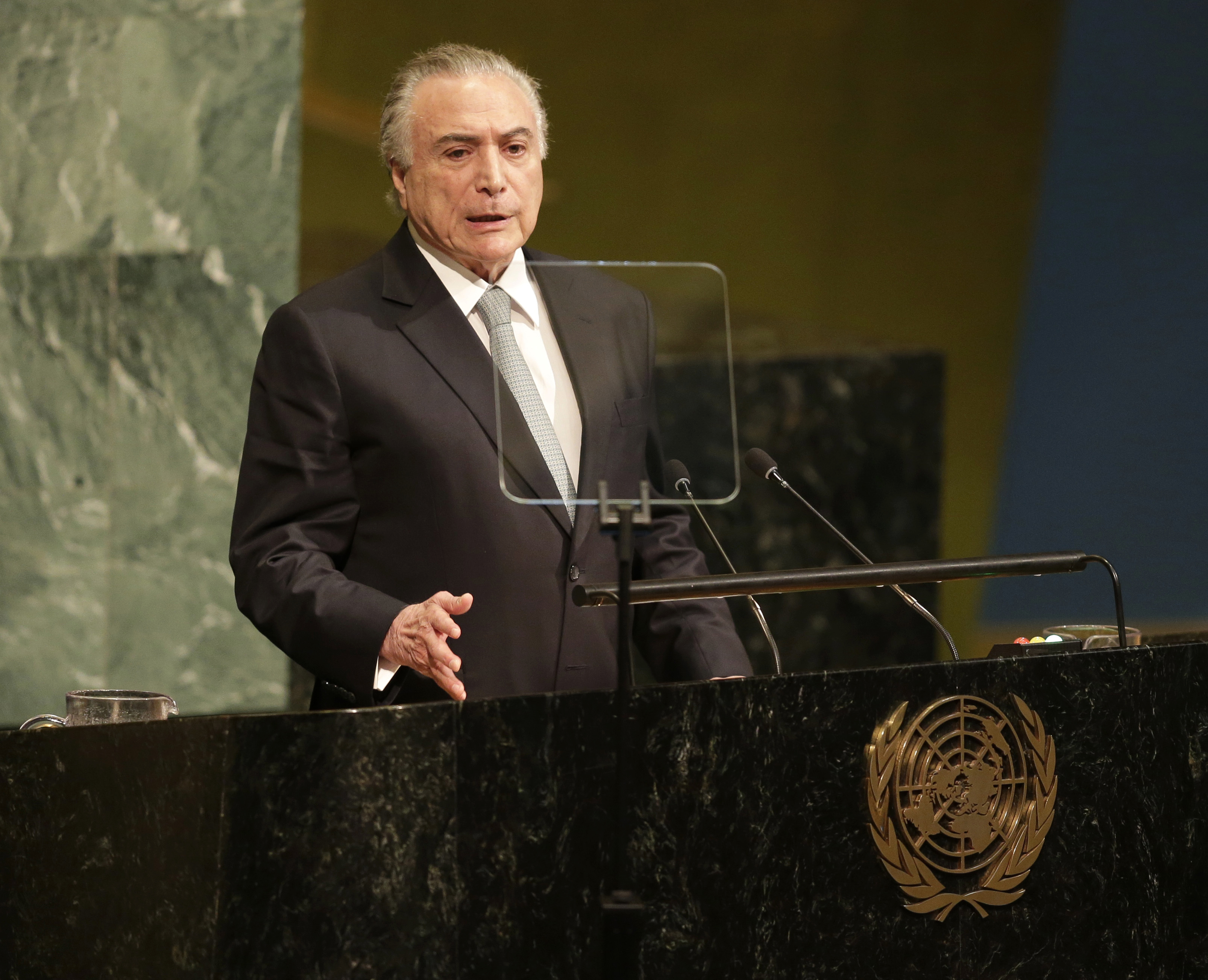 Dateando, El presidente de Brasil, Michel Temer