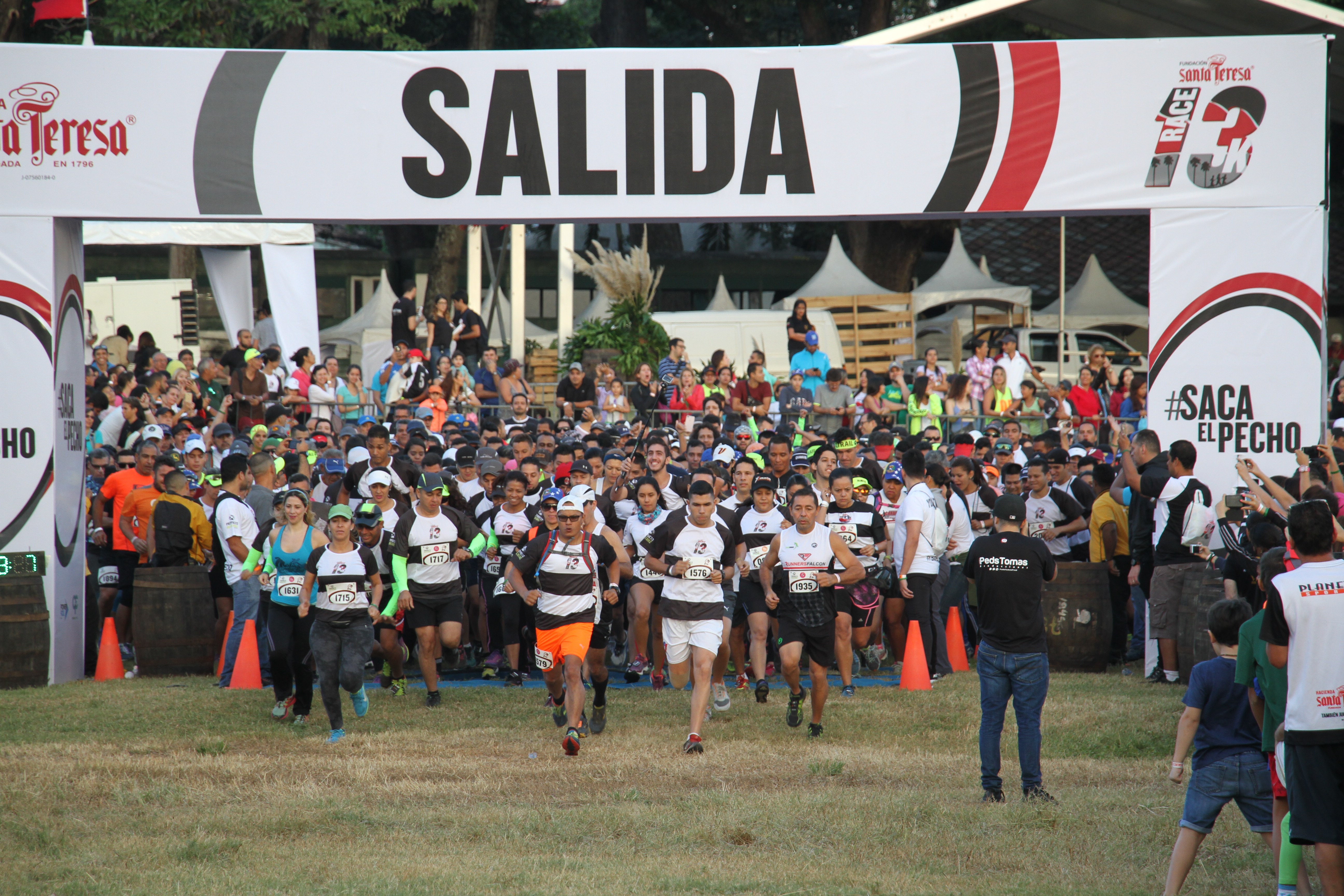 Dateando - Andrés Chumaceiro - Hacienda Santa Teresa sorprendió al público con ron, rugby y mucha música - FOTO