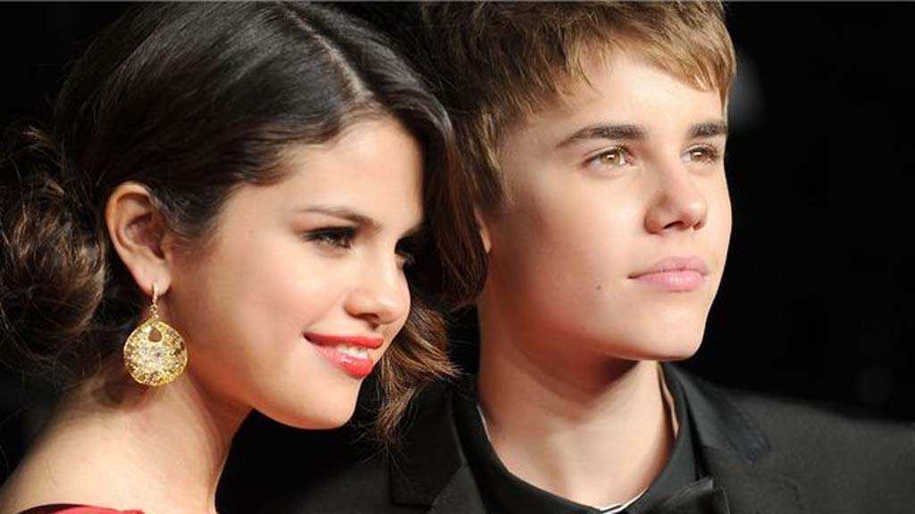 DATEANDO-CHISMEANDO-SELENA Y JUSTIN