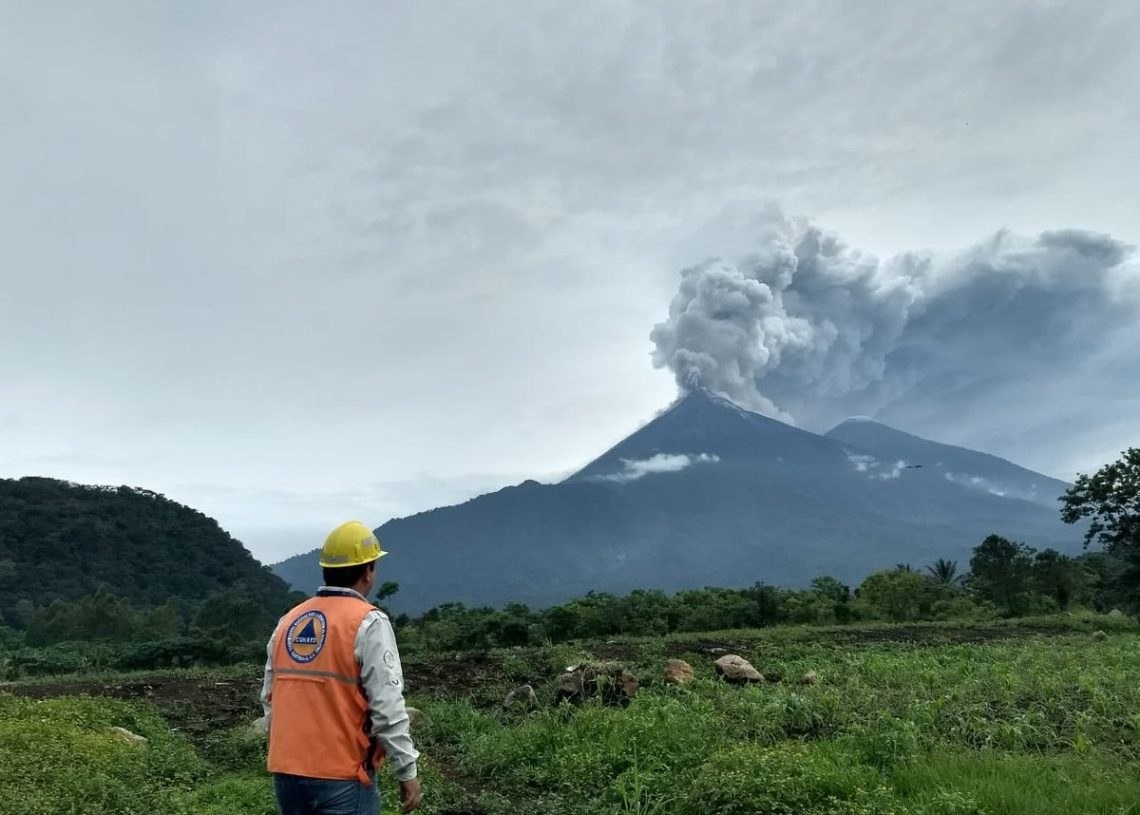 DATEANDO - VOLCAN GUATEMALA - FOTO