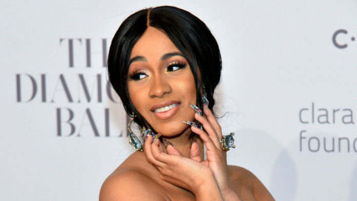 DATEANDO-CHISMEANDO-CARDI B- ACUSA-RACISTA