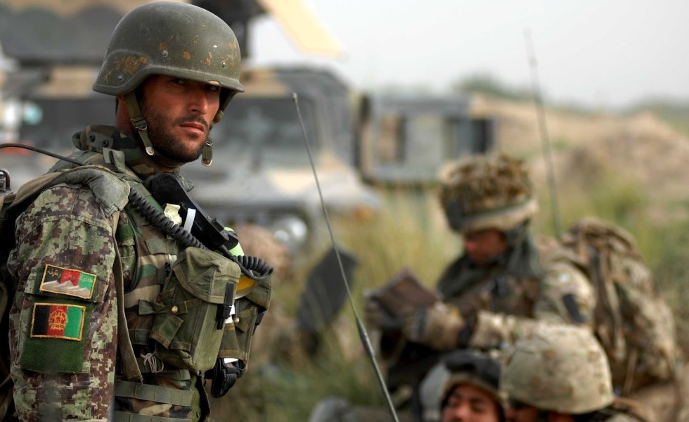 Fuerzas afganas contra los Talibán