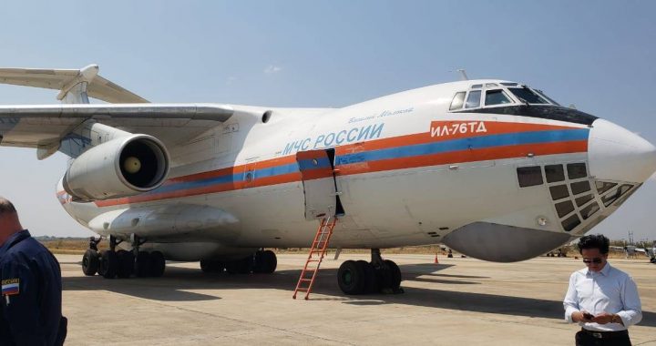 El presidente boliviano Evo Morales agradeció a su par ruso por el envío de la aeronave