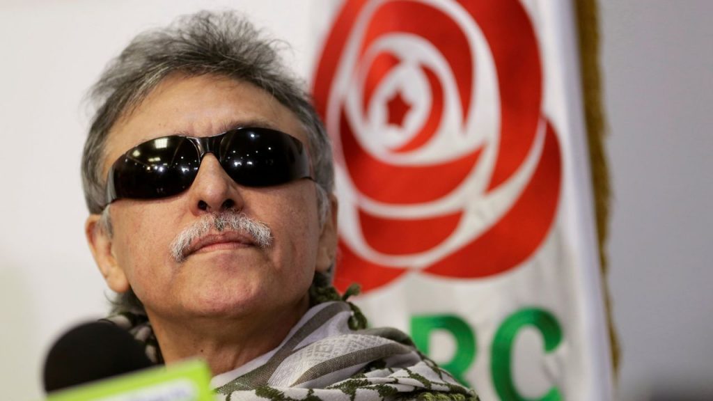 El líder guerrillero instó por un nuevo Gobierno de transición en Colombia