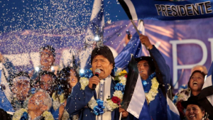 El candidato opositor Carlos Mesa catalogó de "un fraude escandaloso" la supuesta victoria de Morales