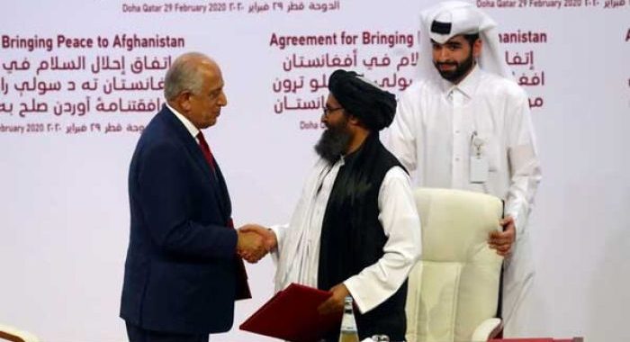 EEUU y los talibanes firman un histórico acuerdo de paz en Doha