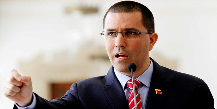 Arreaza responde a Pompeo: “Las decisiones de Venezuela se toman en Miraflores”