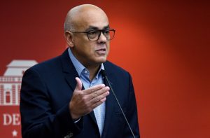 Jorge Rodríguez dijo a Roberto Picón que debe ejercer como árbitro electoral y no como político