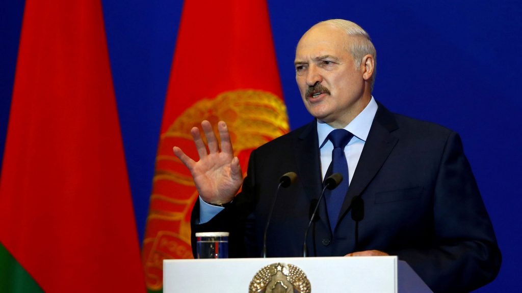 Lukashenko advierte a sus opositores