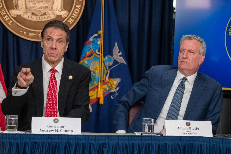Gobernador de Nueva York establece cuarentena obligatoria a viajeros de 8 estados