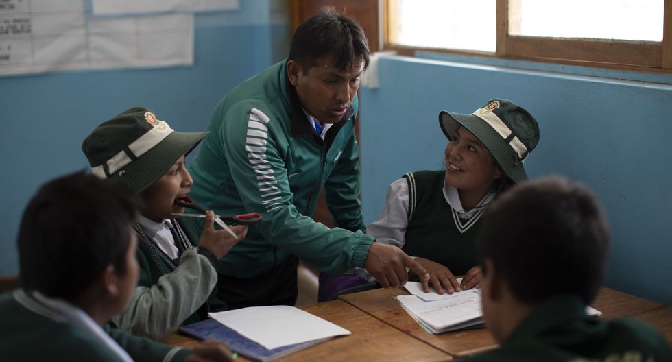 Perú autoriza inicio de clases presenciales en zonas rurales a partir de julio