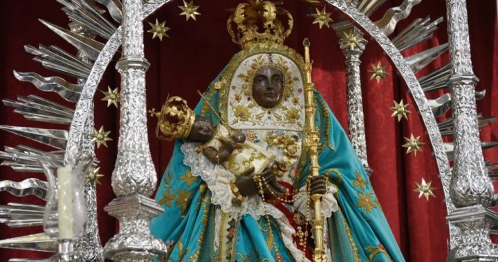 Rinden honores a la virgen de La Candelaria