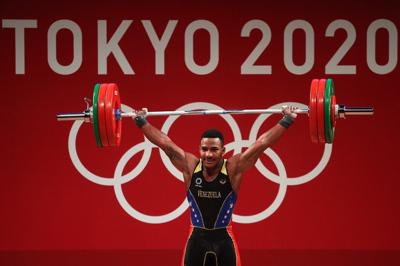 Tokio 2020 - ¡Medalla para Venezuela! ¡Julio Mayora se cuelga la plata en halterofilia! - FOTO