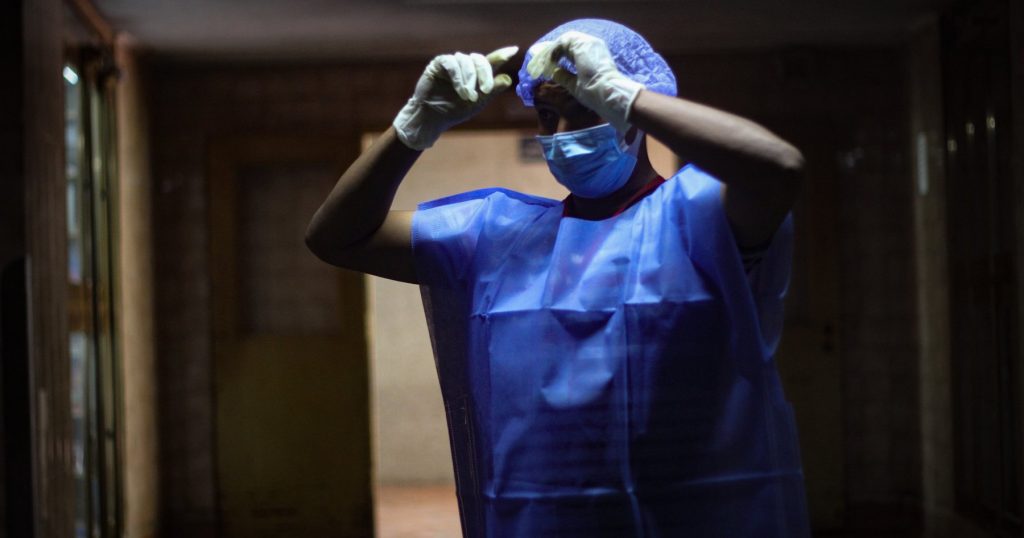 706 trabajadores de la salud han muerto desde el inicio de la emergencia causada por el coronavirus