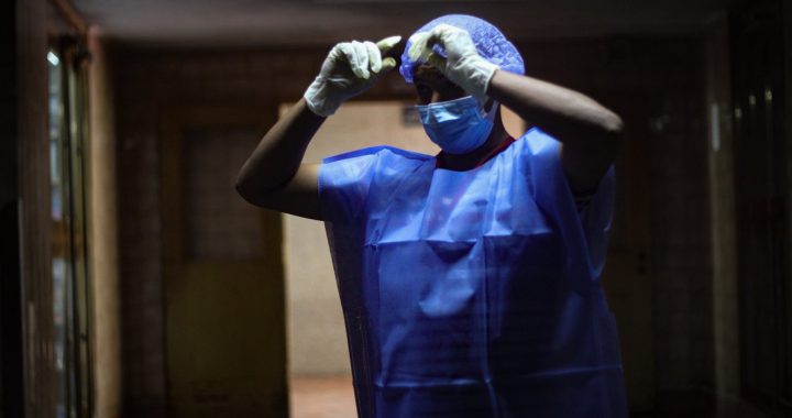 706 trabajadores de la salud han muerto desde el inicio de la emergencia causada por el coronavirus