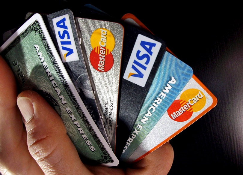 Alejandro Esis - Consejos para usar debidamente las tarjetas de crédito - FOTO