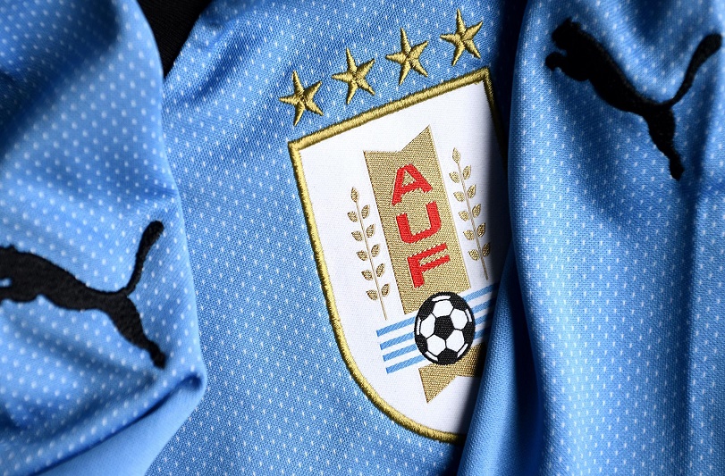 FIFA pide que se quiten estrellas de la camiseta de la Selección Uruguaya - FOTO