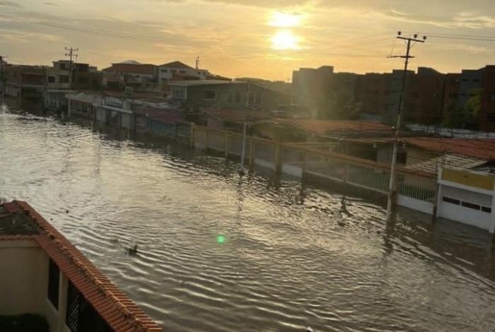 Anzoátegui afectado por el desbordamiento del río Neverí