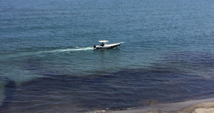 Derrame petrolero llevó al cierre de 3 playas del estado Anzoátegui
