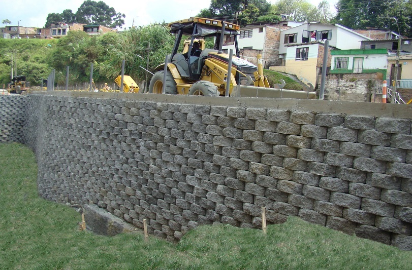 Carlos Enrique Gabaldón Vivas - ¡Conócelos! Uso en las construcciones de los muros de contención - FOTO