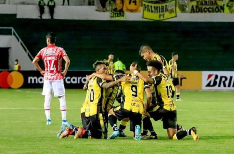 Sebastián Cano Caporales - Deportivo Táchira venció al Independiente Petrolero en Bolivia - FOTO