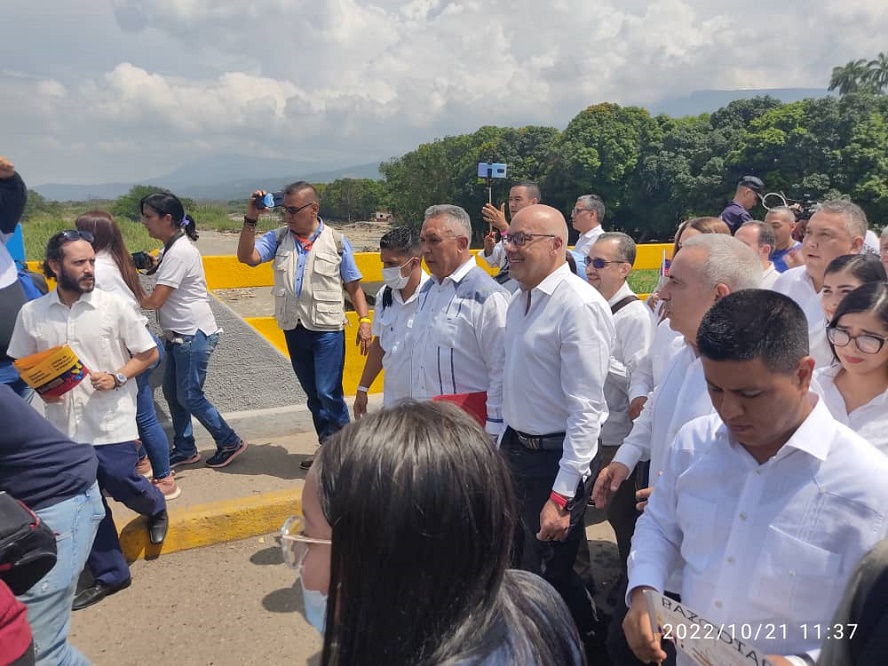 Parlamentarios venezolanos y colombianos celebran encuentro especial en la frontera - FOTO