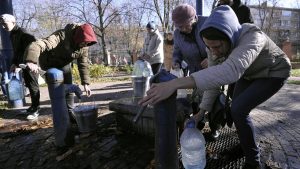 Ucrania | Restablecen el servicio de agua y luz en Kiev, luego de los ataques rusos