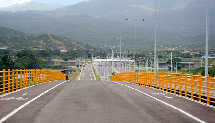 Paso vehicular a través los puentes fronterizos entre Colombia y Venezuela será habilitado en el 2023