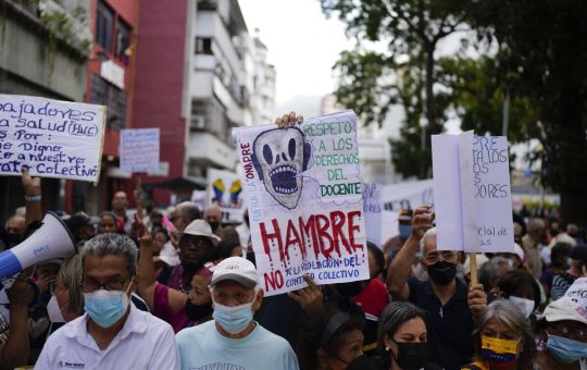 Docentes venezolanos podrían ir a paro nacional