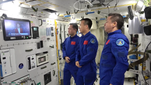 Astronautas del Shenzhou-15 listos para su primera caminata espacial