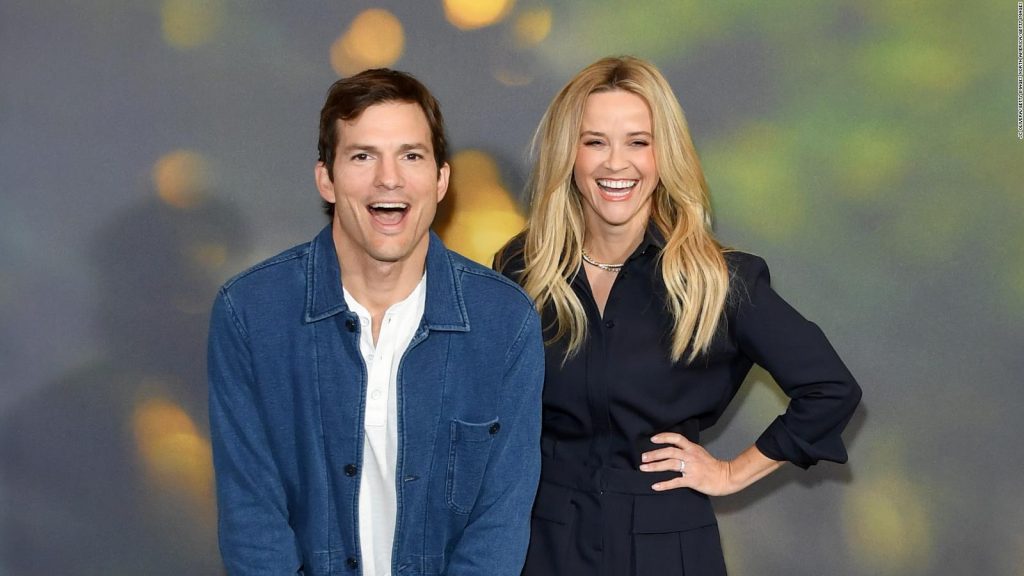 Mila Kunis habla de Ashton Kutcher y Reese Witherspoon tras unas fotos "incómodas" en alfombra roja