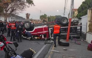 Fatal accidente en Acarigua dejó 4 muertos y 16 lesionados