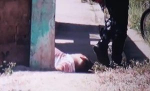 Encuentra a su marido con la amante y tomó un cuchillo de carnicero