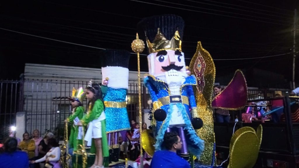 Zaraza vivió intensamente primer desfile de carrozas y comparsas