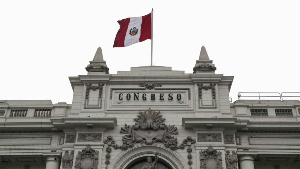 Congreso de Perú rechaza pedido de Boluarte de adelantar elecciones a 2023