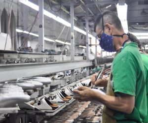 Colombia busca empleados para atender solicitudes de Venezuela