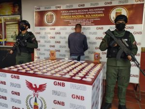FANB captura sujeto con 100 dediles de cocaína en Táchira