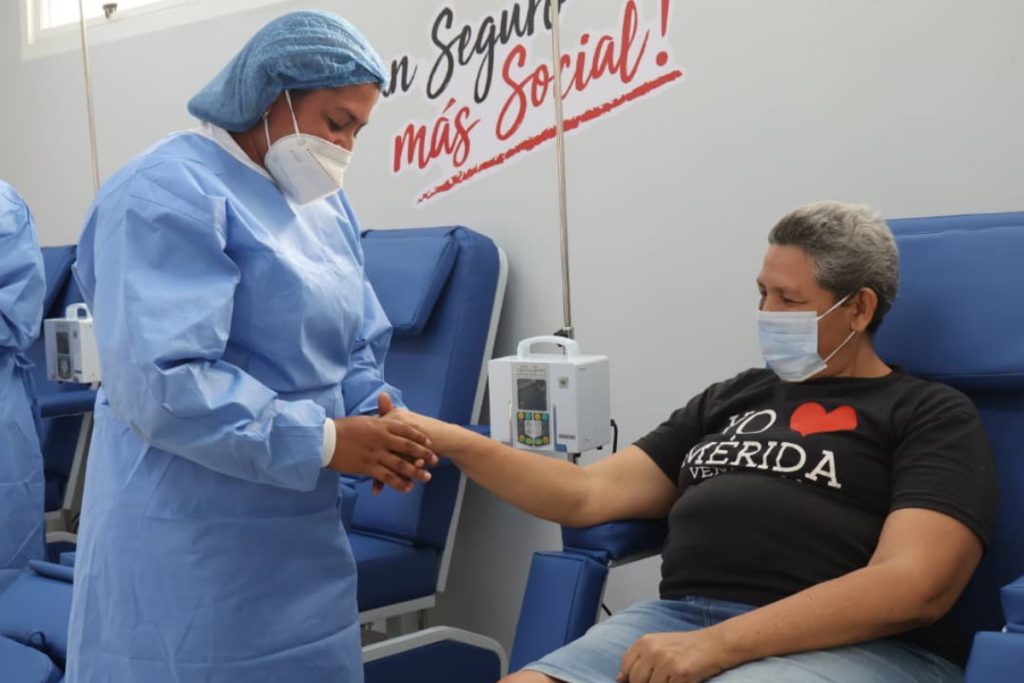 Inauguran sala de quimioterapia del IVSS en Apure