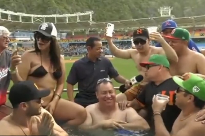Así un grupo de mexicanos disfrutan de la Serie del Caribe en Caracas