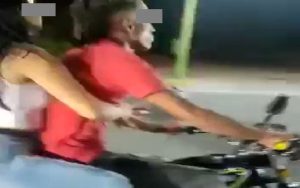 Murió una joven de 21 años tras caer de una moto en Lara (Imágenes sensibles)