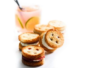 Sándwich botones y limonada - Últimas Noticias