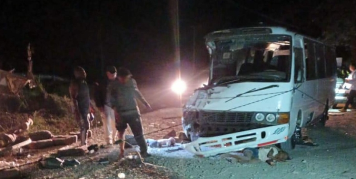 Terrible accidente deja a menos 33 muertos al caer autobús con migrantes por precipicio en Panamá