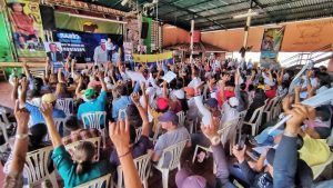 "Quieren retroceder al país a los años 50"