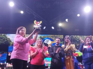 Carrozas y comparsas fueron premiadas durante la octavita