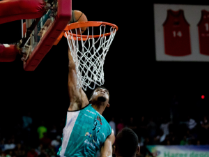 Tony Mitchell vuelve a Cocodrilos