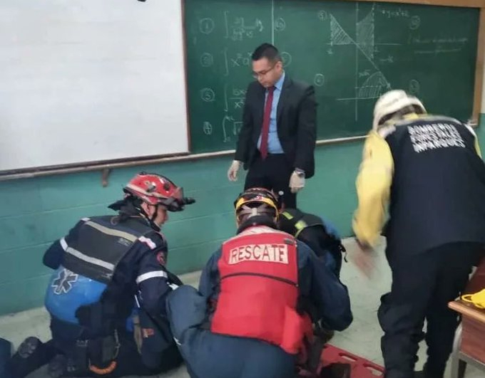 Tristeza en la ULA, un profesor se desvaneció y murió frente a sus estudiantes