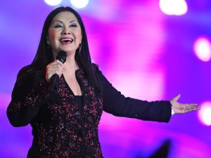 Ana Gabriel anuncia durante un concierto que se retira de los escenarios